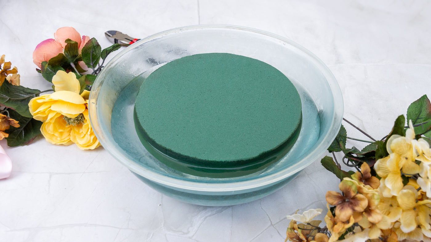 FLOFARE Pack of 4 Round Floral Foam Blocks (8" Diameter x 1.5" Height), Wet & Dry Green Flower Foam for Flower Arrangements, Florist Foam, and Floral Decorations