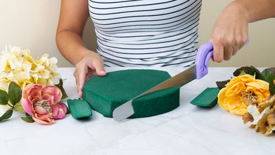 FLOFARE Pack of 4 Round Floral Foam Blocks (8" Diameter x 1.5" Height), Wet & Dry Green Flower Foam for Flower Arrangements, Florist Foam, and Floral Decorations